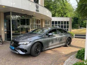 Taxi-boute-taxi-soesterberg-mercedes-EQE